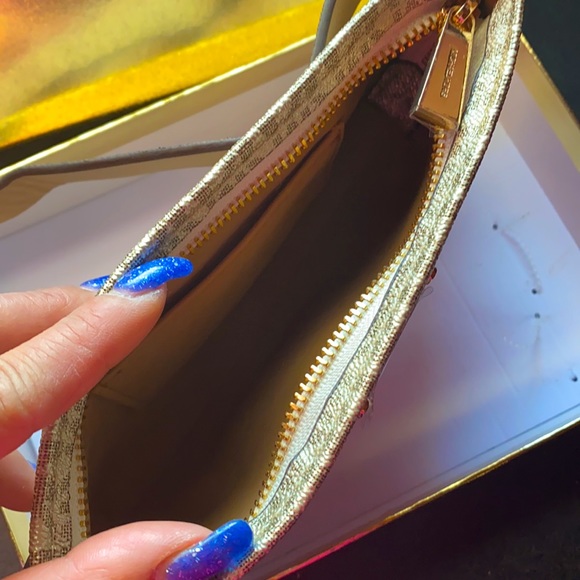 Belt Bag - Picture 4 of 7